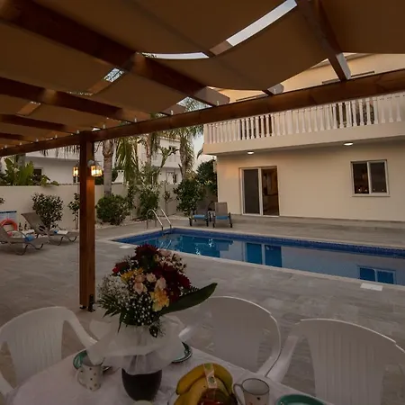 Vilă Helena Ayia Napa